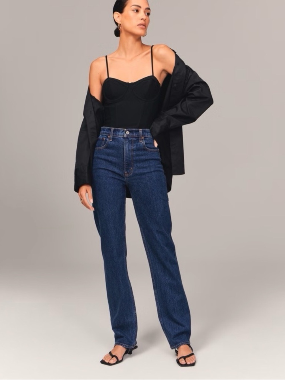 Abercrombie & Fitch Blue Ultra High-Rise The ‘90s Straight Jeans